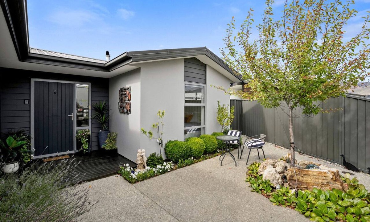 Lowburn House | Central Otago Getaway | Modern 2-Bed