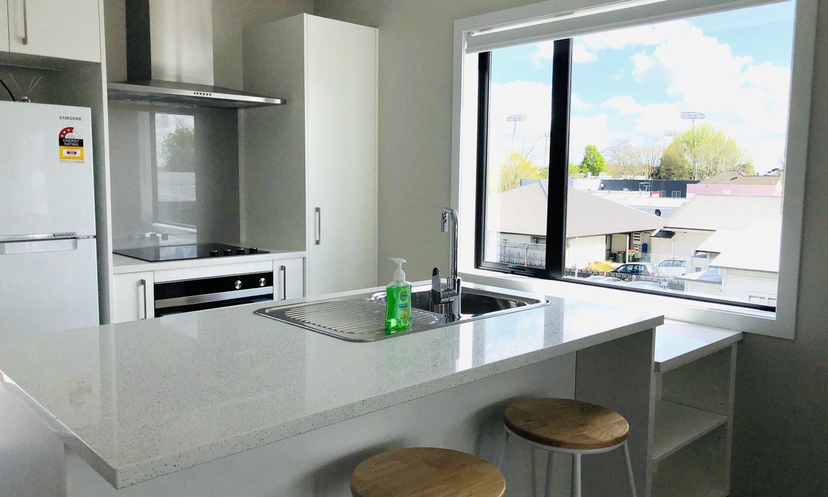 Hamilton Apartment | Central Stadium Apartment 201
