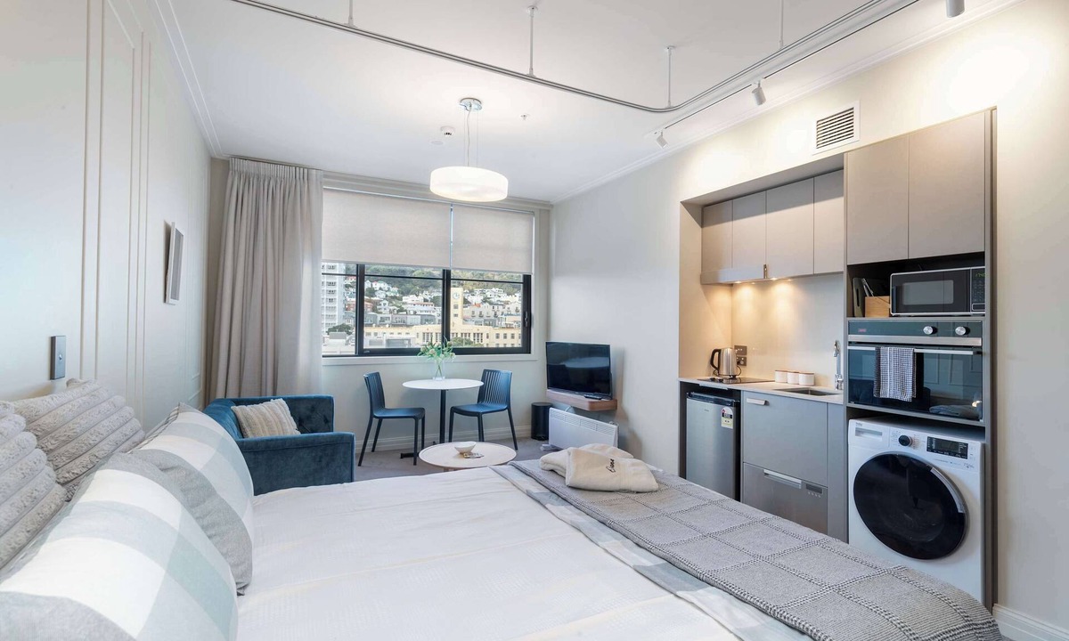 Te Aro Apartment | Central Te Aro Stay - Modern Studio for 2
