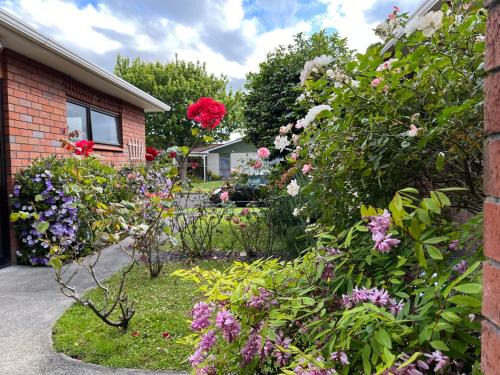 Palmerston North Bed & Breakfast | Charm on Chippendale Ensuite B&B