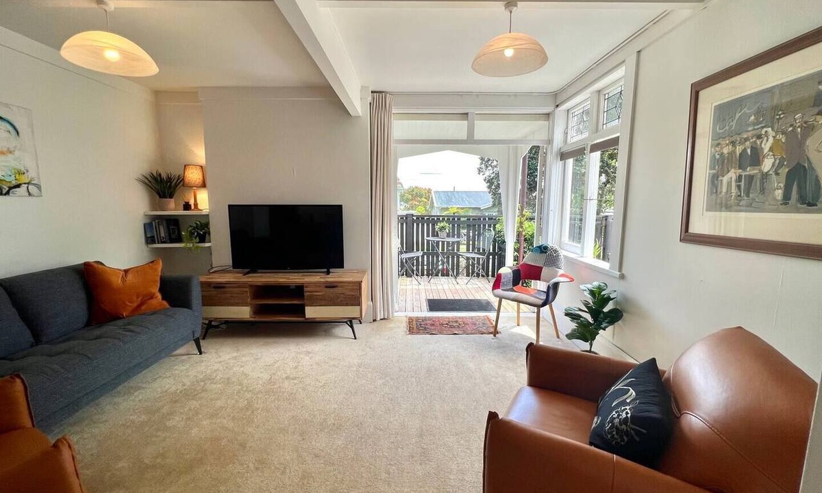 Devonport Apartment | Cheltenham Beach Apartment, Devonport