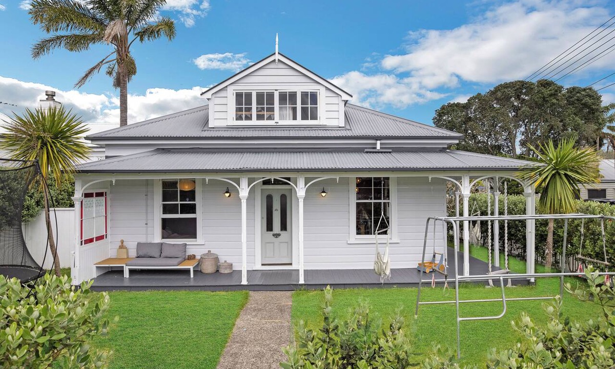 Devonport House | Cheltenham Retreat by Bespoke Stays