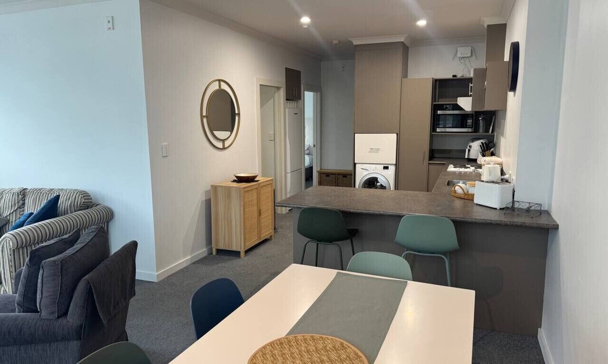 Napier Apartment | Chic 2 Bedroom Apartment in Art Deco Napier