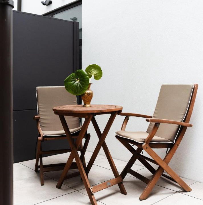 Te Aro Apartment | Chic 2BR Apartment - Secure Gated Complex in CBD