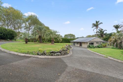 Helensville House | Clay Cottage