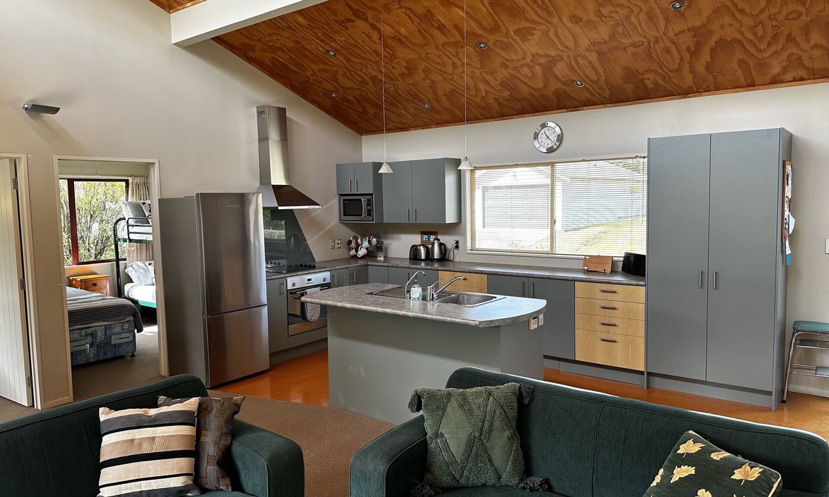 Kuratau House | Close to lake, 40 min to Whakapapa ski resort, all bed linen and towels included