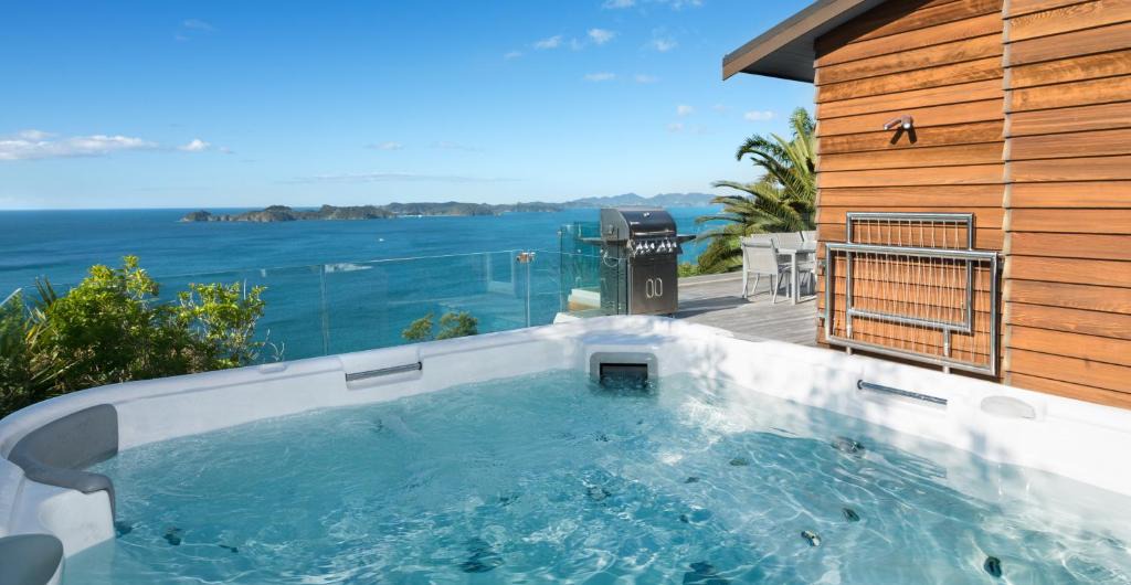 Russell House | Cloud 9 - Russell Luxury Accommodation - 3 Bedroom