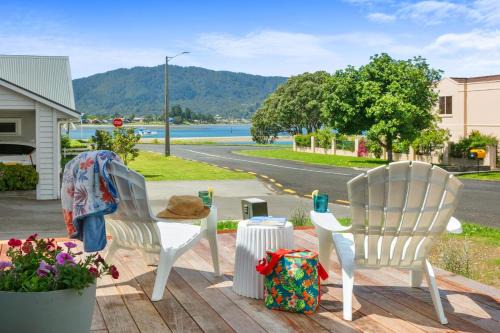 Tairua House | Coastal Drift - by the water