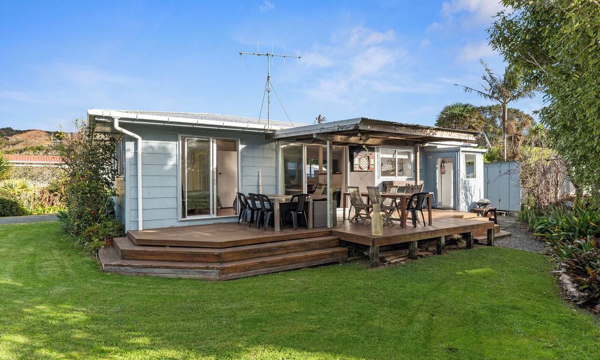 Waipu Cove House | Coastal Hideaway - Waipu Cove Holiday Home