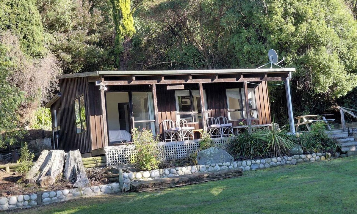 Duvauchelle Cottage | Cod Cottage, a quintessential kiwi bach in Duvauchelle Bay, Akaroa