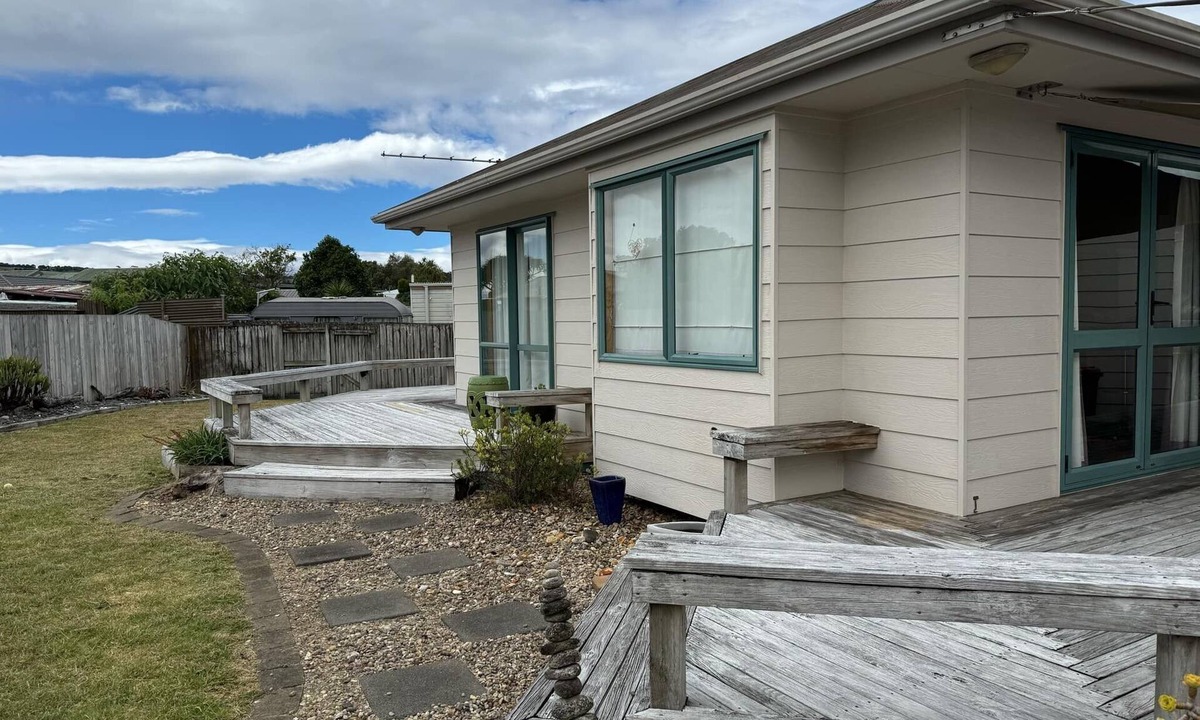 Cooks Beach House | Come & relax in our fully fenced home away from home - 3 min walk to Cooks Beach