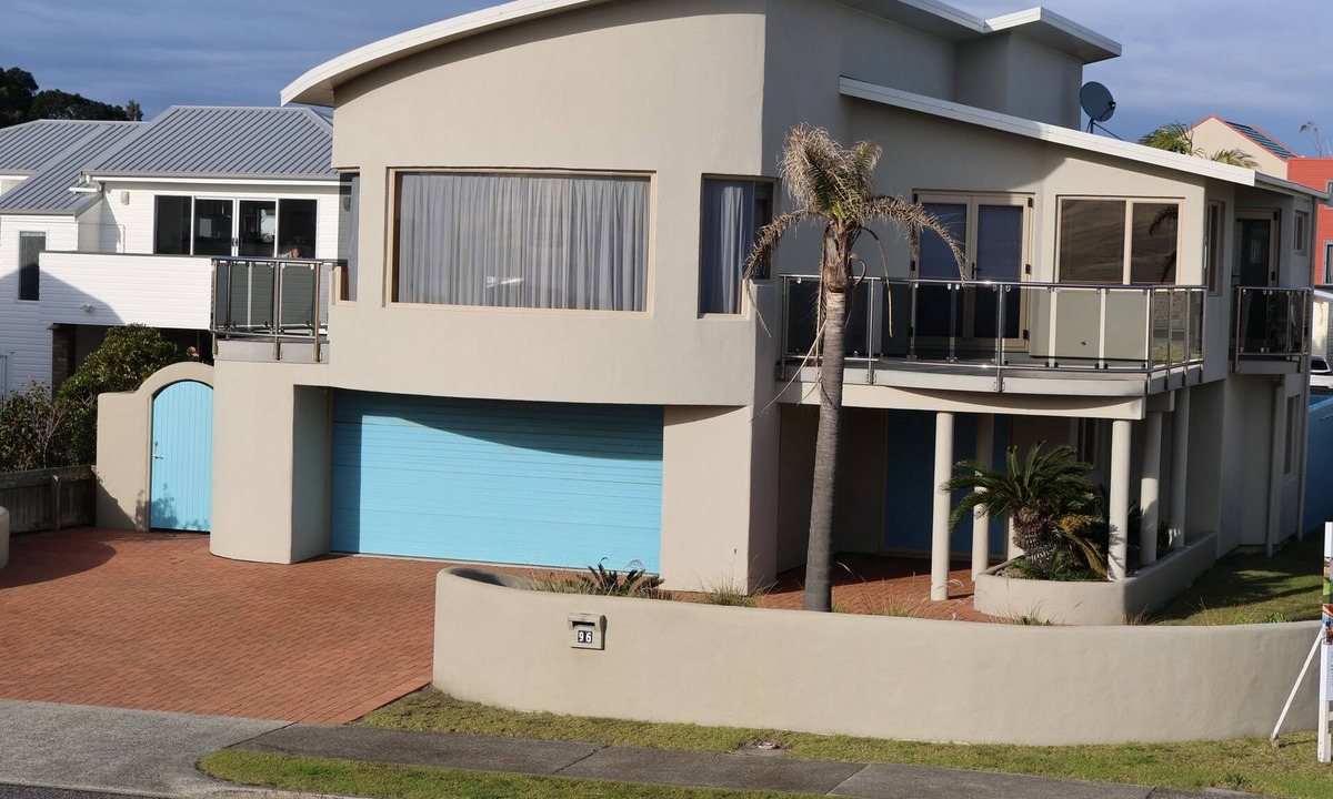 Ohope House | Comfortable 4 Bedroom house at Ohope Beach.