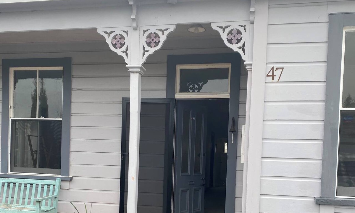 Ohakune Cottage | Comfortable 4 bedroom Cottage. Great location on historic Railway Row.