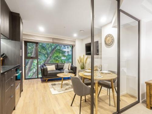 Newton House | Condo in Queen St CBD w Pool and Gym Zodiak Stays
