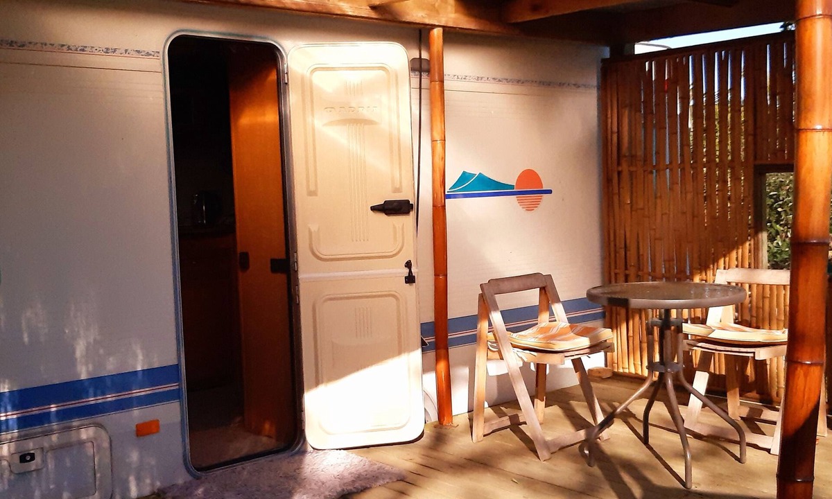 Wharekaho House | Cosy caravan in rural setting 5 minutes walk from gorgeous beach