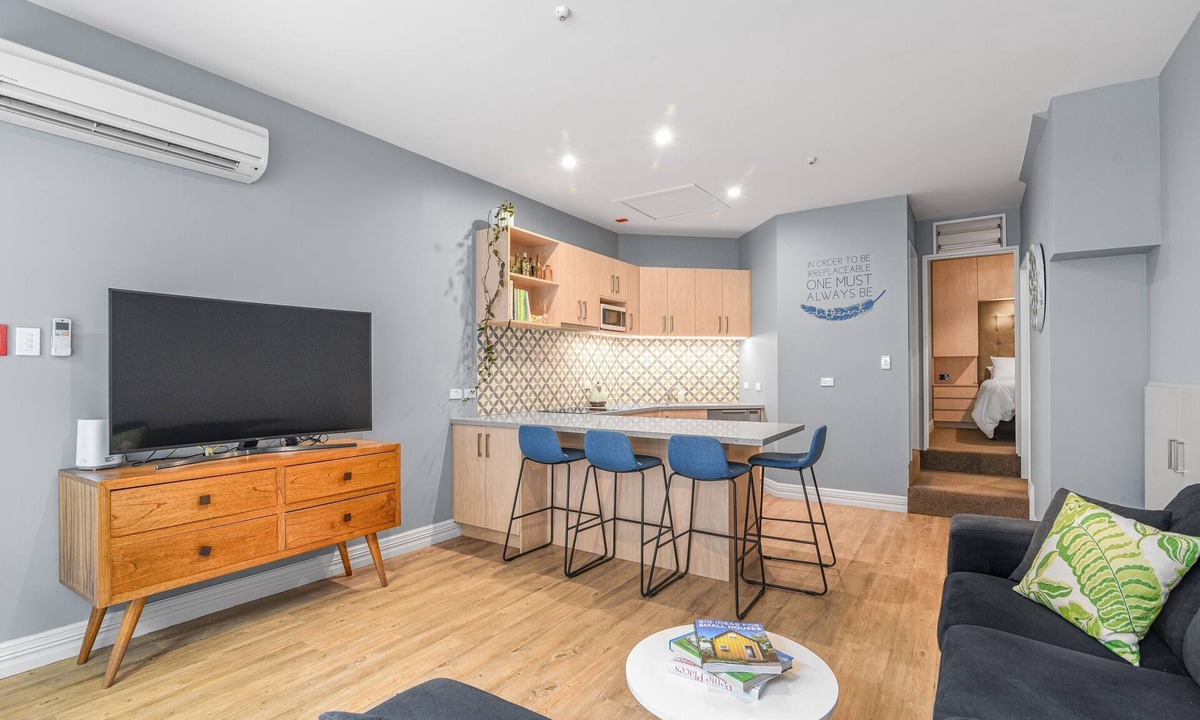 Dunedin City Centre Apartment | Cosy Central City ApartmentnLocated in a Heritage Building