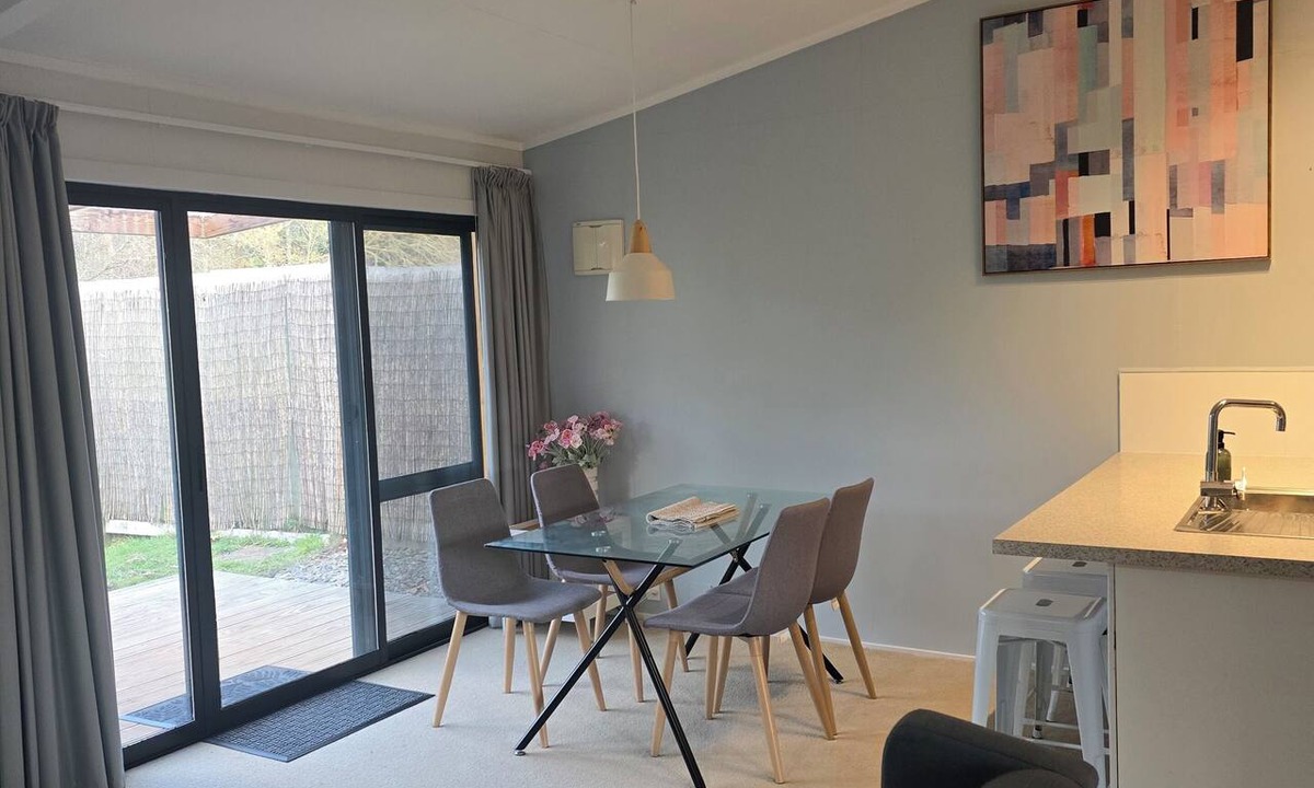 Wairakei House | Cosy Home. Nice rural setting. Close to Activity Parks.