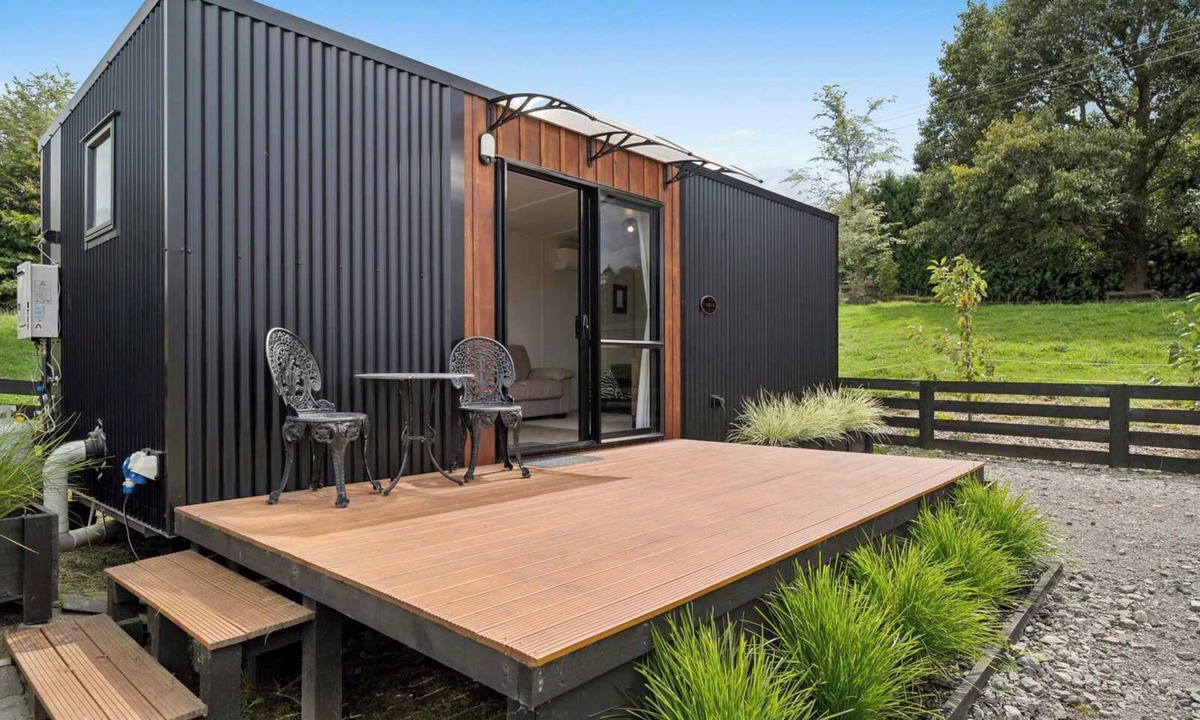 Rotorua Cabin | Country Cabin - Farm Stay for Two, Hamurana