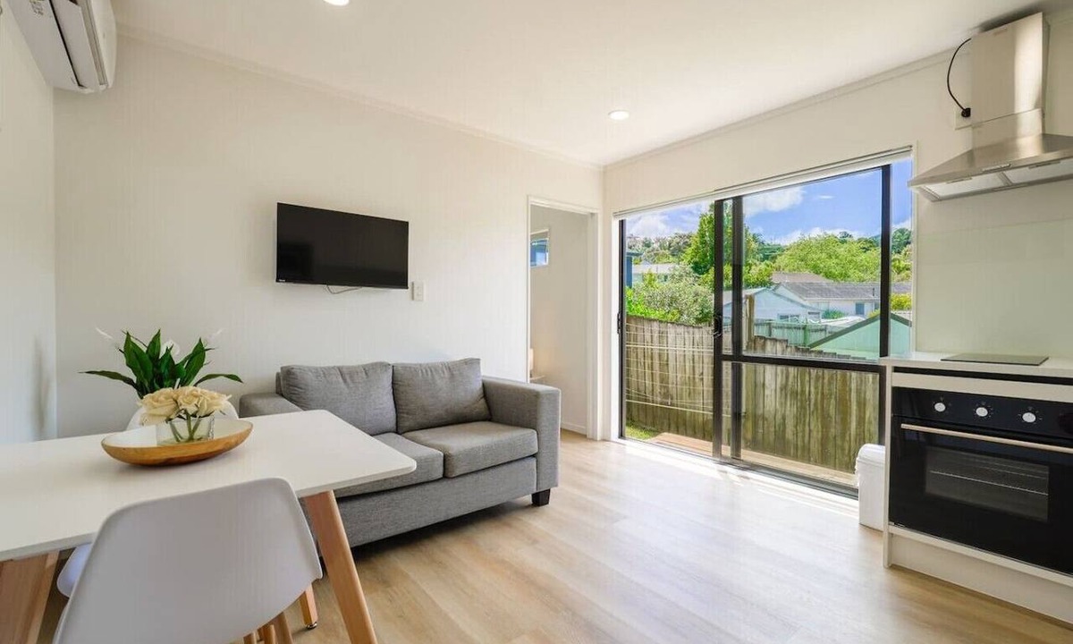 Totara Vale House | Cozy & Convenient 2-Bedroom Home in North Auckland