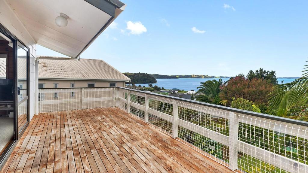 Snells Beach House | Crystal Clear - Snells Beach Holiday Home
