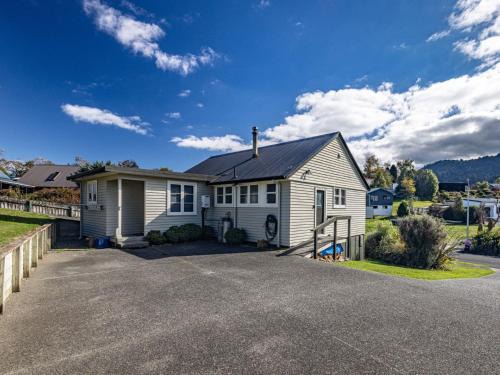 Ohakune House | Drasko's Den - Ohakune Holiday Home