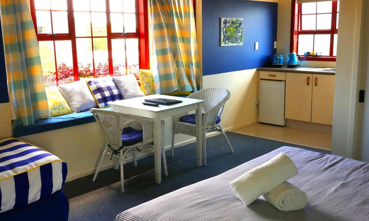 New Plymouth House | Ducks & Drakes Boutique Motel & Backpackers