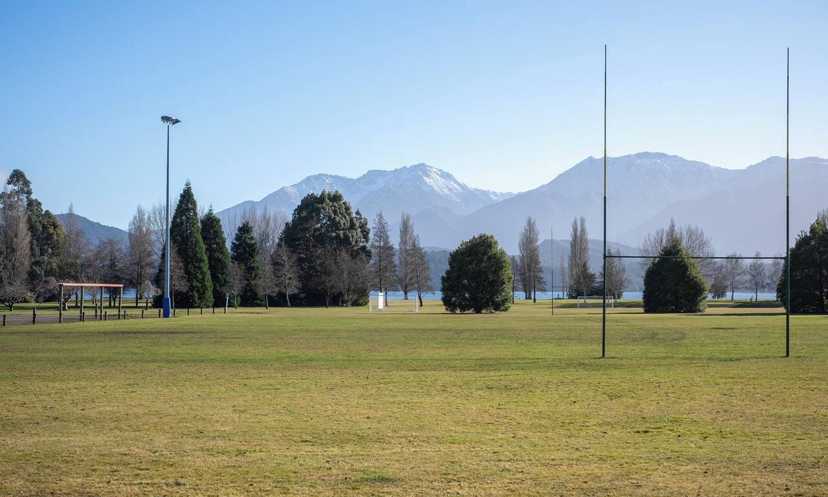 Te Anau House | Dusky Fishing Unit - Te Anau Holiday Home