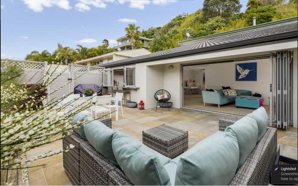 Eastern Beach Villa | Eastern Beach - Seaside Two bedroom house