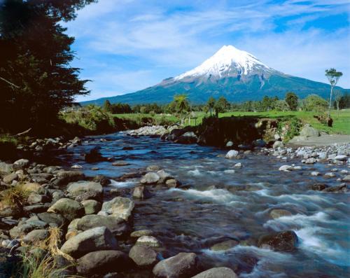 New Plymouth Hostel | Egmont Eco Leisure Park & Backpackers