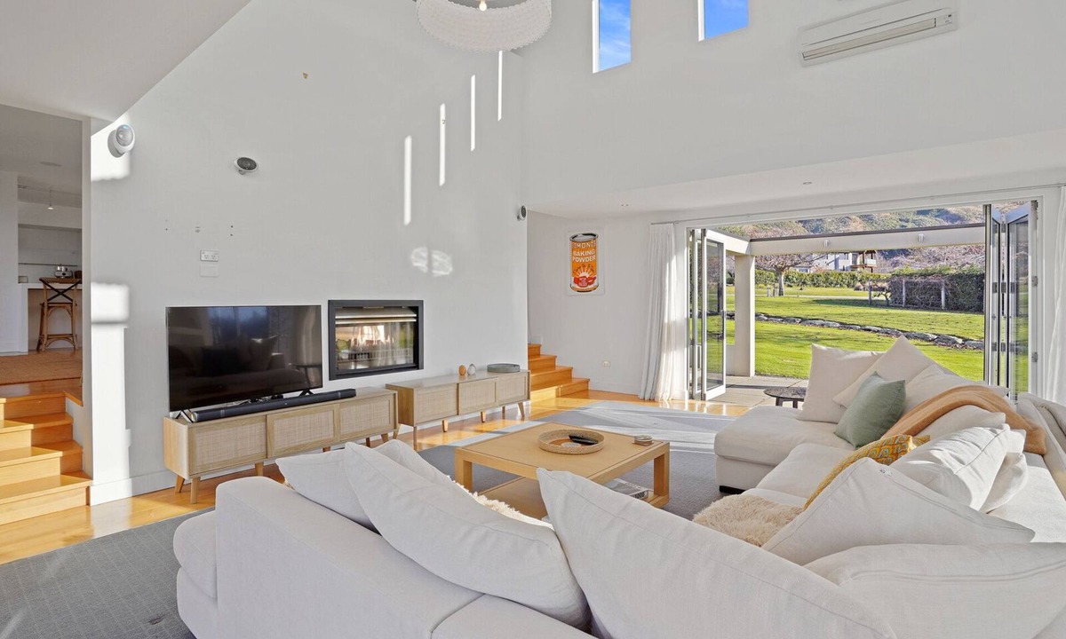 Wanaka House | Elderberry Elegance – Wanaka Holiday Home