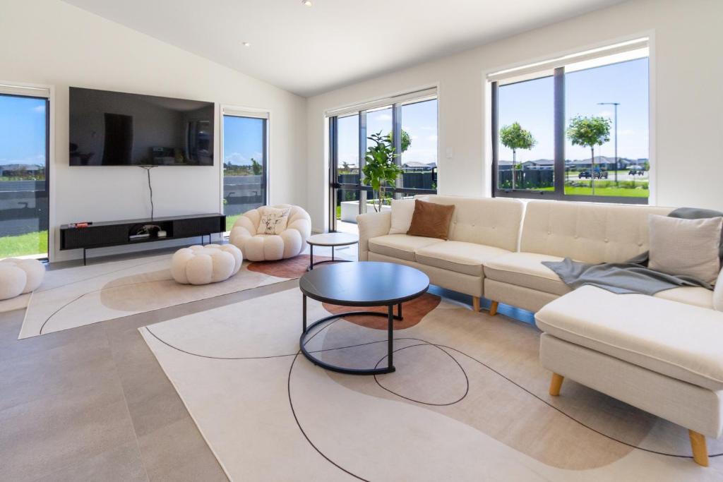 Lincoln Apartment | Elegant 4BR Family Retreat with Garage
