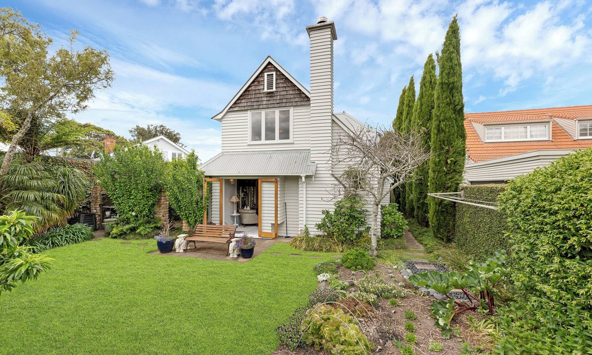 Devonport House | Elegant Escape by Bespoke Stays