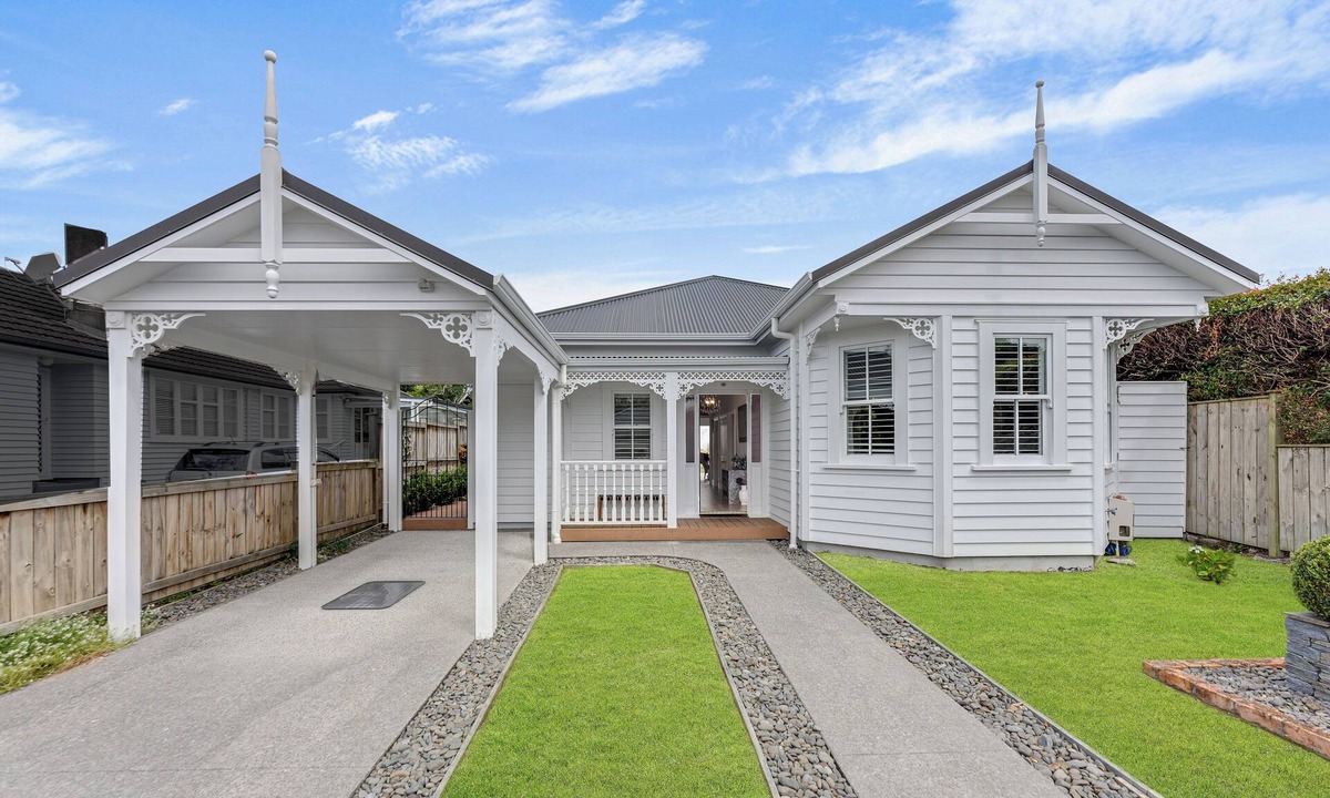 Devonport House | Elegant Family Haven by Bespoke Stays