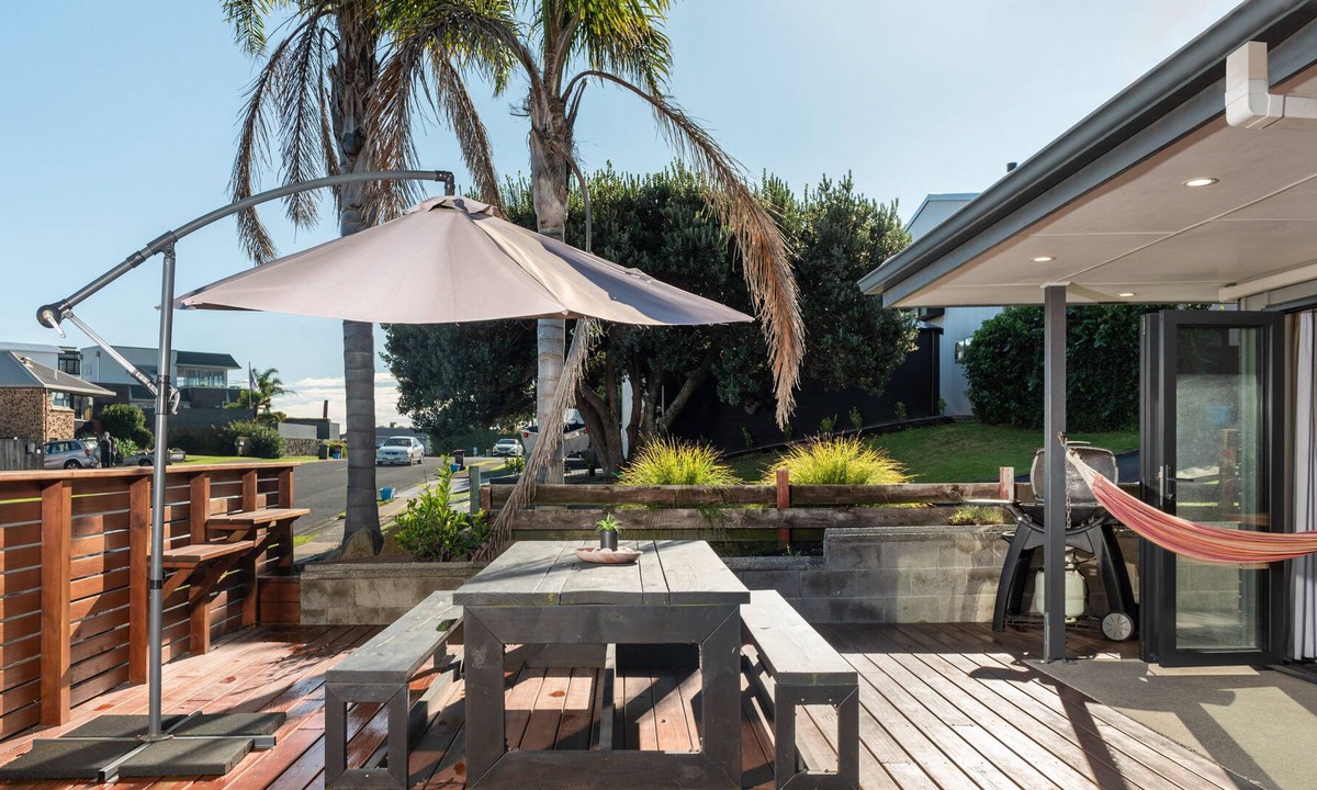 Mount Maunganui House | Elevated and Spacious home in great Mount location