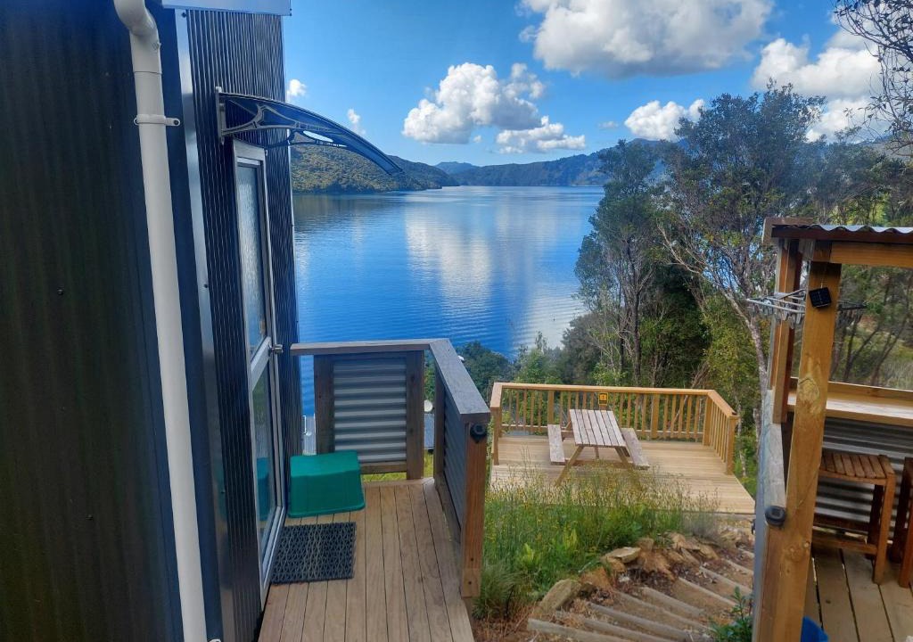 Endeavour Inlet House | Endeavour View Eco Cabin