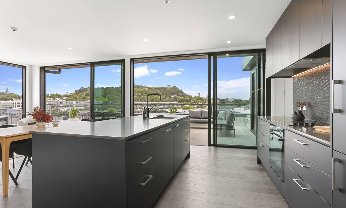 Mount Eden Apartment | Enfield Sky- Brand New Penthouse