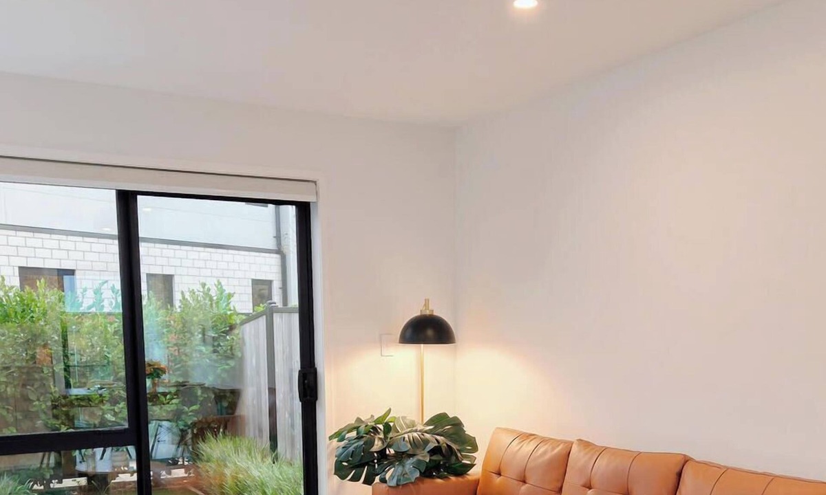 Lower Hutt House | Entire Modern Classic Townhouse 2BR 2Bath Up to 6