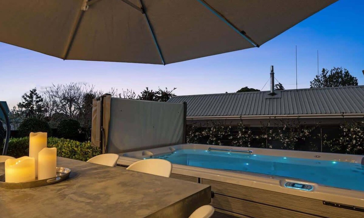 Lynmore House | Epic Escape - Swim Spa, Redwoods, Sleeps 8