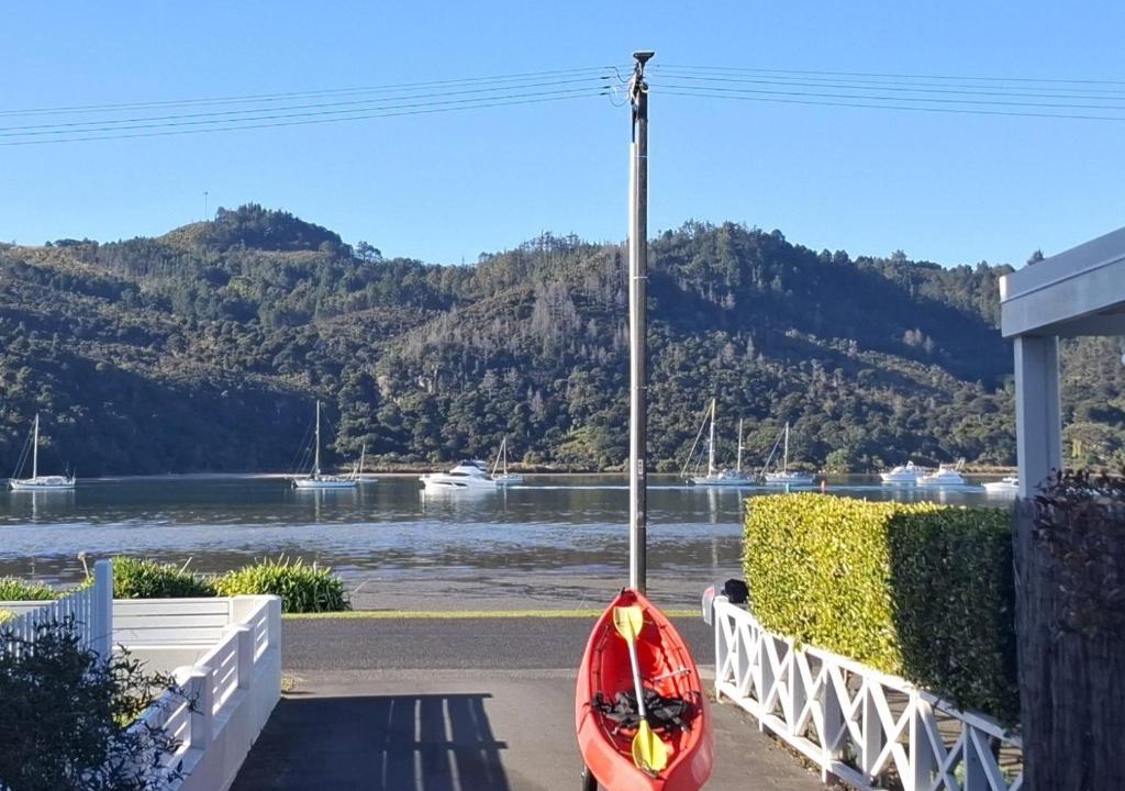 Whitianga House | Estuary Beach Cottage