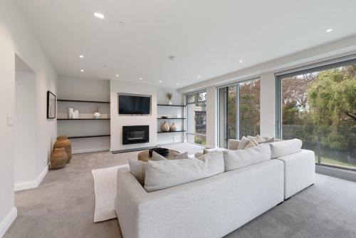 Merivale Apartment | Executive Living Space on Avon River