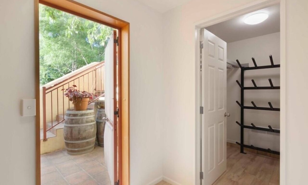 Queenstown City Centre House | Expansive home in the Heart of Queenstown with Stunning Views.