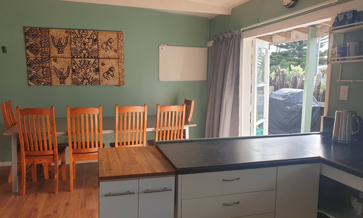 Hokio Beach House | Family friendly and pet friendly. A kiwi bach holiday at Hōkio Beach.