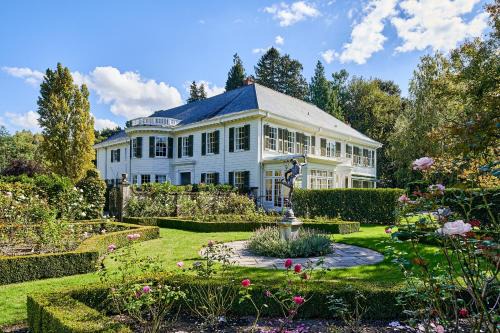 Featherston Bed & Breakfast | Fernside Estate and Gardens