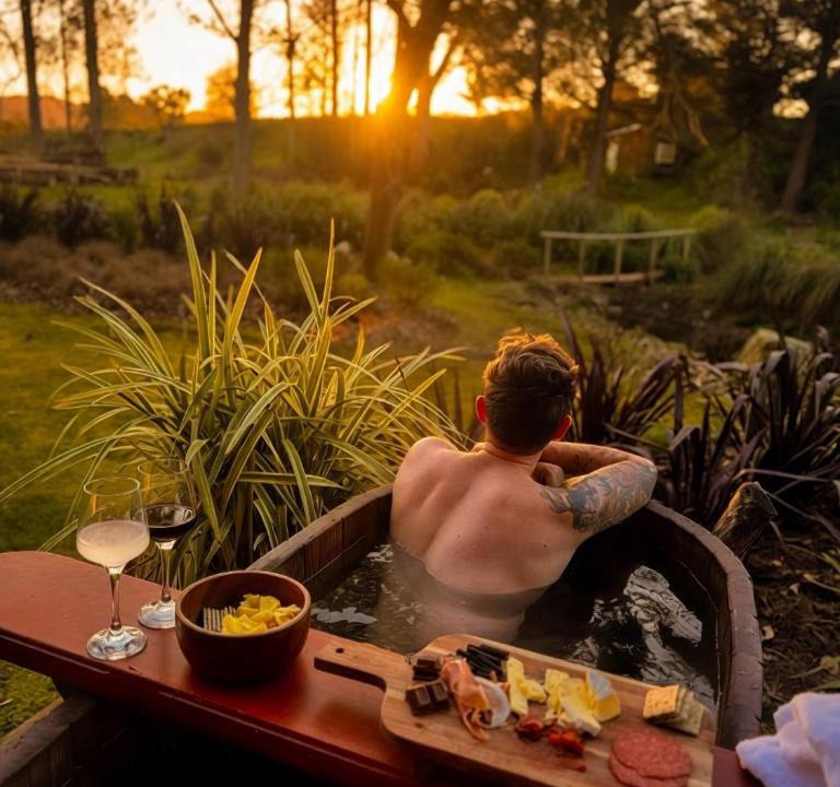 Woodbury House | Fiery Peak Glampsite with wood-fired hot tub, stargazing, and plunge pool