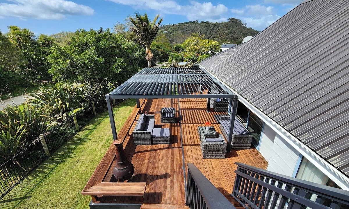Hahei House | FlipFlop Inn - fully fenced, central home only steps away from shops and beach