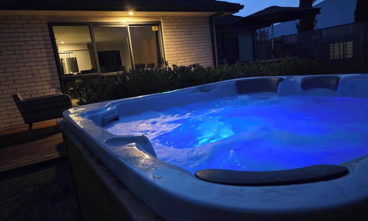 Lynmore House | Forest Lakes Lux - Spa Pool, Ride to Forest