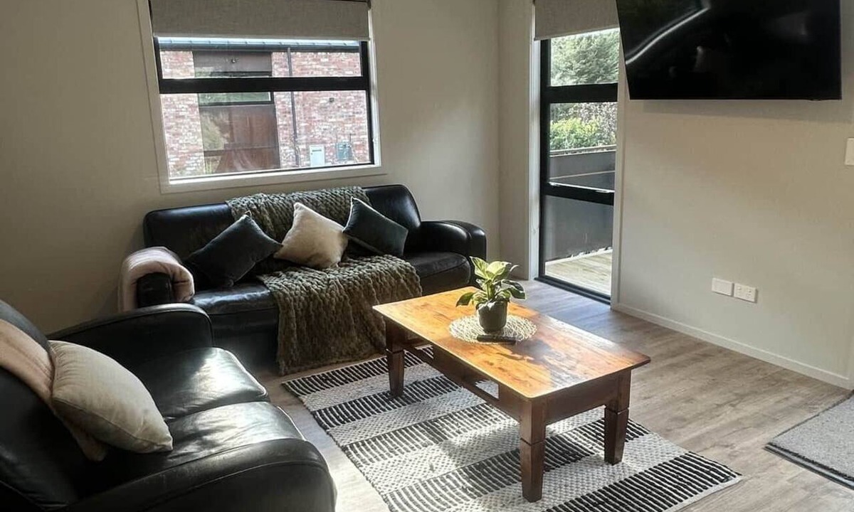 Closeburn Apartment | Forest Retreat | 6 Mins to Queenstown