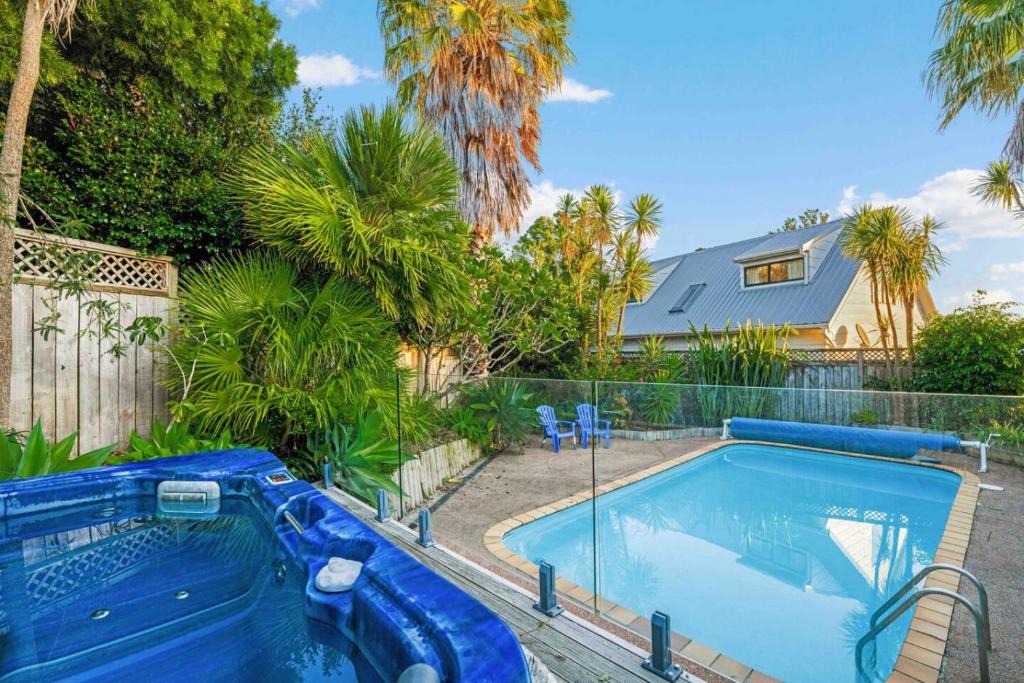 Forrest Hill House | Forrest Hill Oasis with Pool, Spa and BBQ