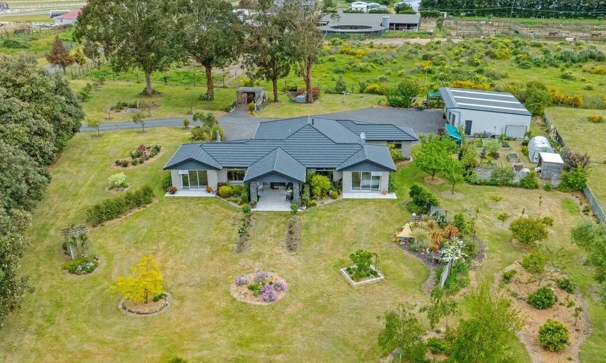 Foxton House | Foxton Family Escape – Fully Fenced, Pet Friendly & Close to Beach