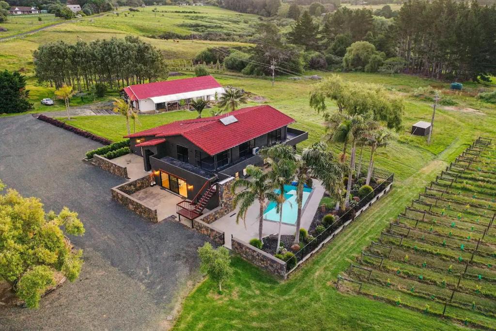 Clarks Beach Villa | franklin chapel estate